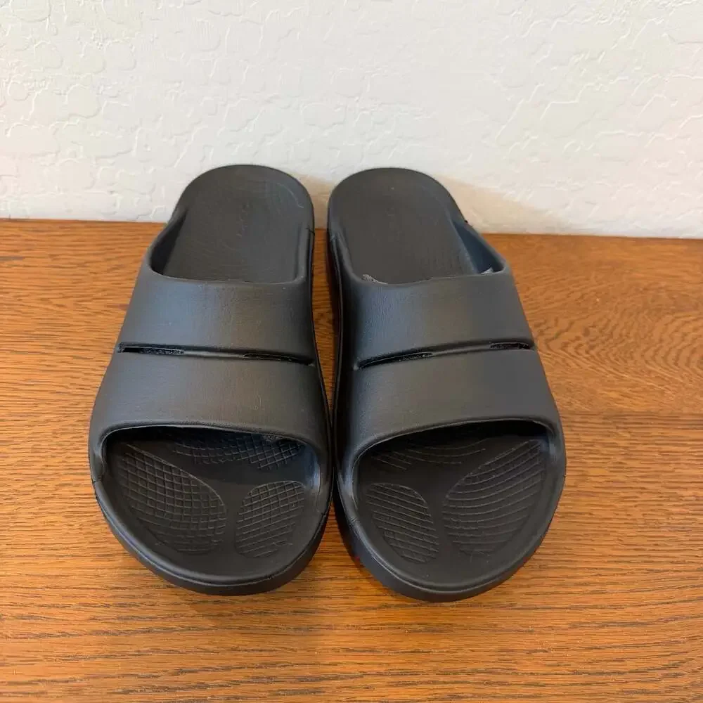 OOFOS OOahh Recovery Slide Sandals Black Size Men's 7 / Women's 9
